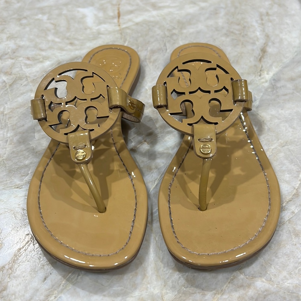 Tory Burch Flip Flop Miller Soft Sandal Tan Patent Leather Size 8